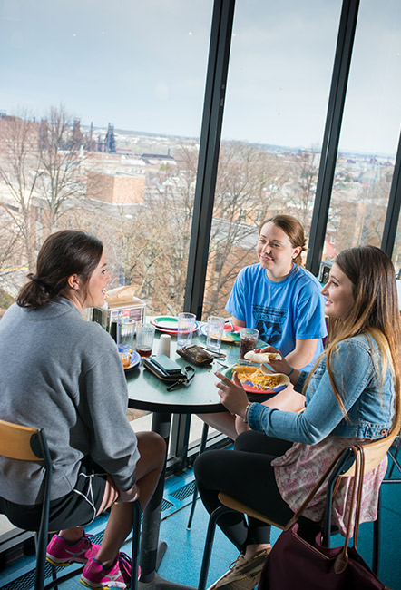 Students eating at Rathbone overlooking SteelStacks