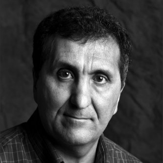 A headshot of Pete Souza