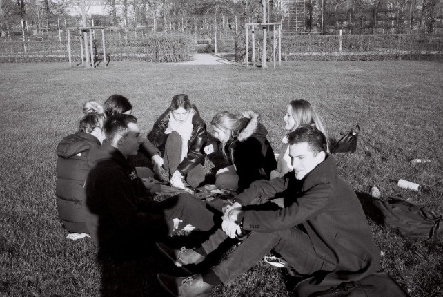 Friends picnicking at the Rosenborg Castle