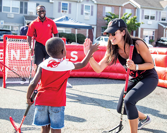 Dana Seiden works with neighborhood children