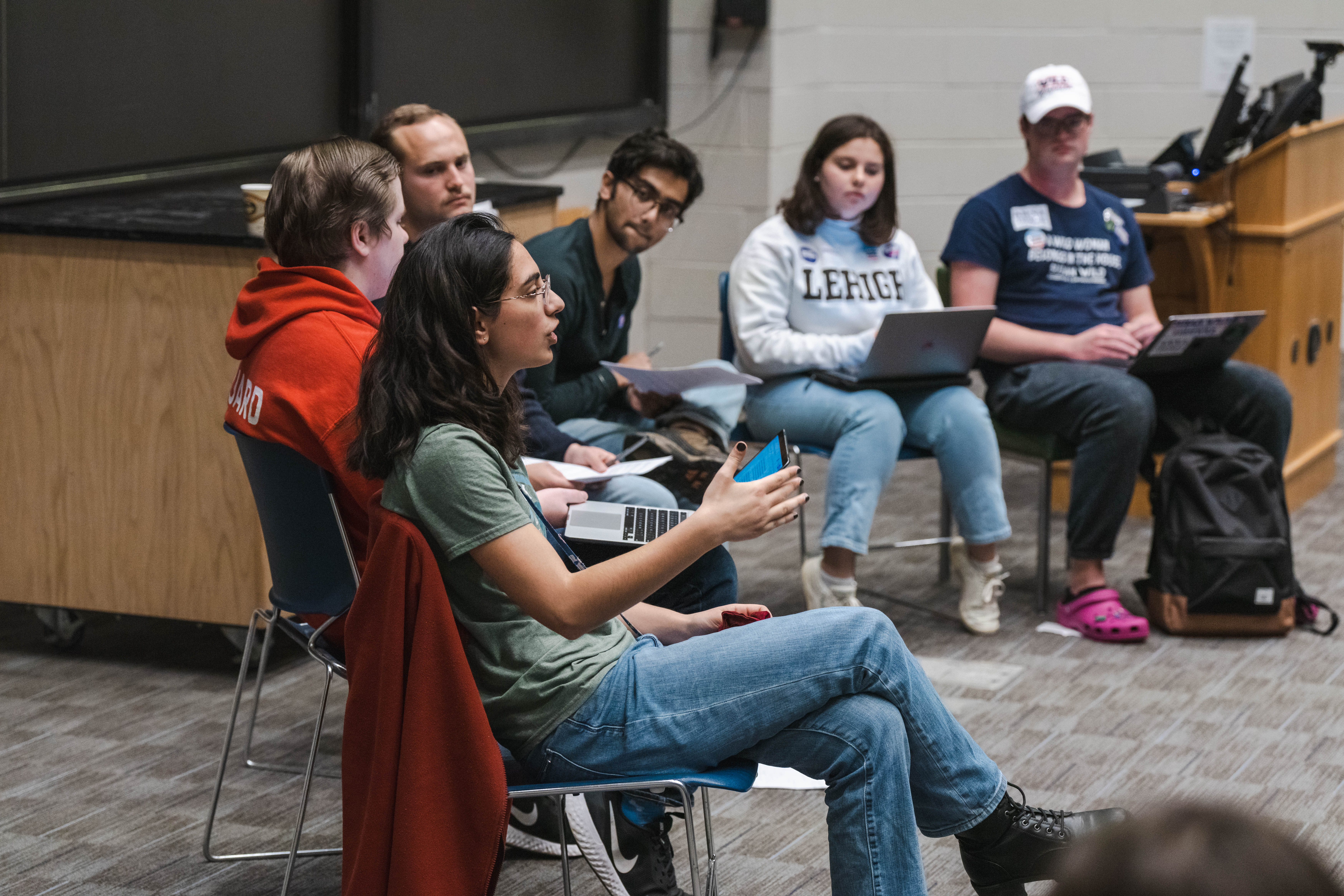 Debate between College Democrats and College Republicans