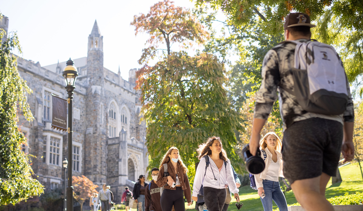 Students walking in front of Linderman Library