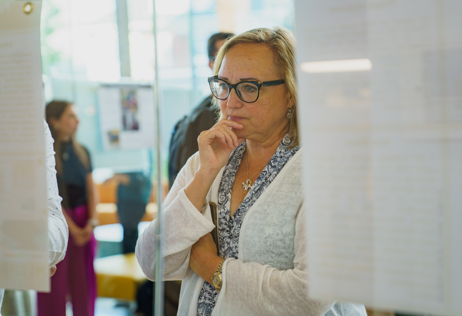 Twenty-six students showcase their research on health-related topics.