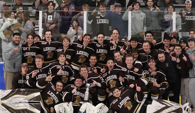 Lehigh men's hockey team group photo