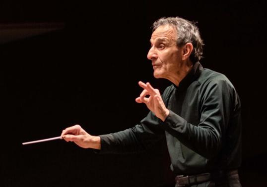 Paul Salerni conducting