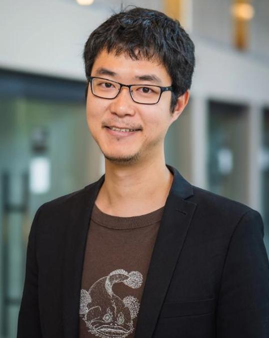 picture of Professor Liu