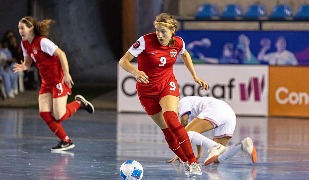 Esther Brossard playing futsal