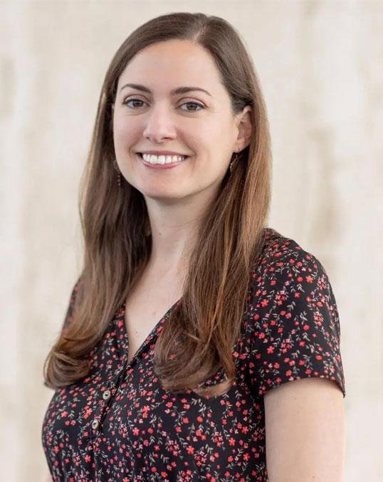 Lia Sandilos headshot