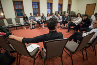 Kate_Fagan_with_Lehigh_University_students