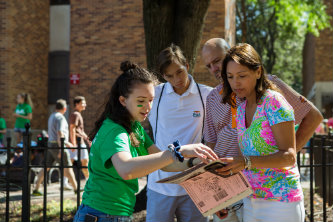 Lehigh_University_move-in_day_family