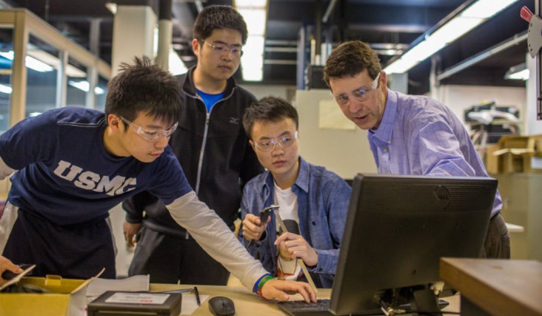 Lehigh professor Richard Vinci with students