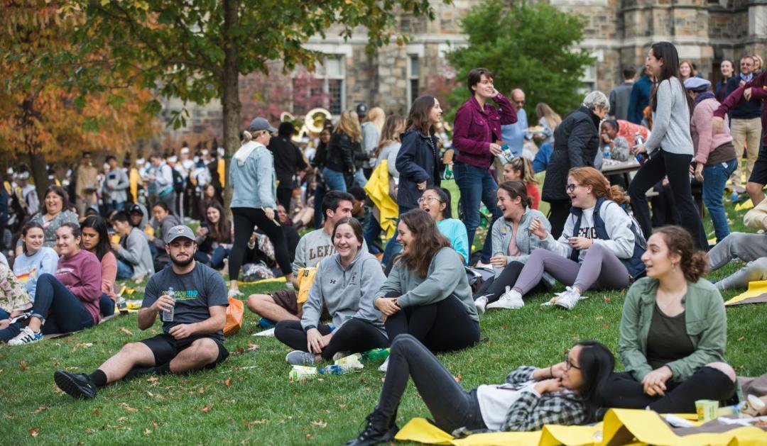 Crowd at Lehigh University Brown & White BBQ