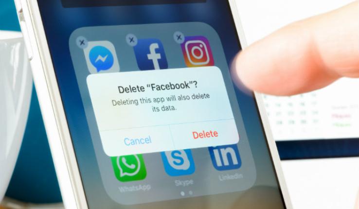 iStock-amesy_Lehigh_Eric_Baumer_Facebook_research